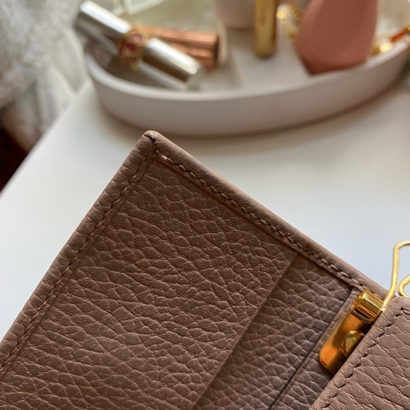 Gucci Key Holder - Picture 8 of 16